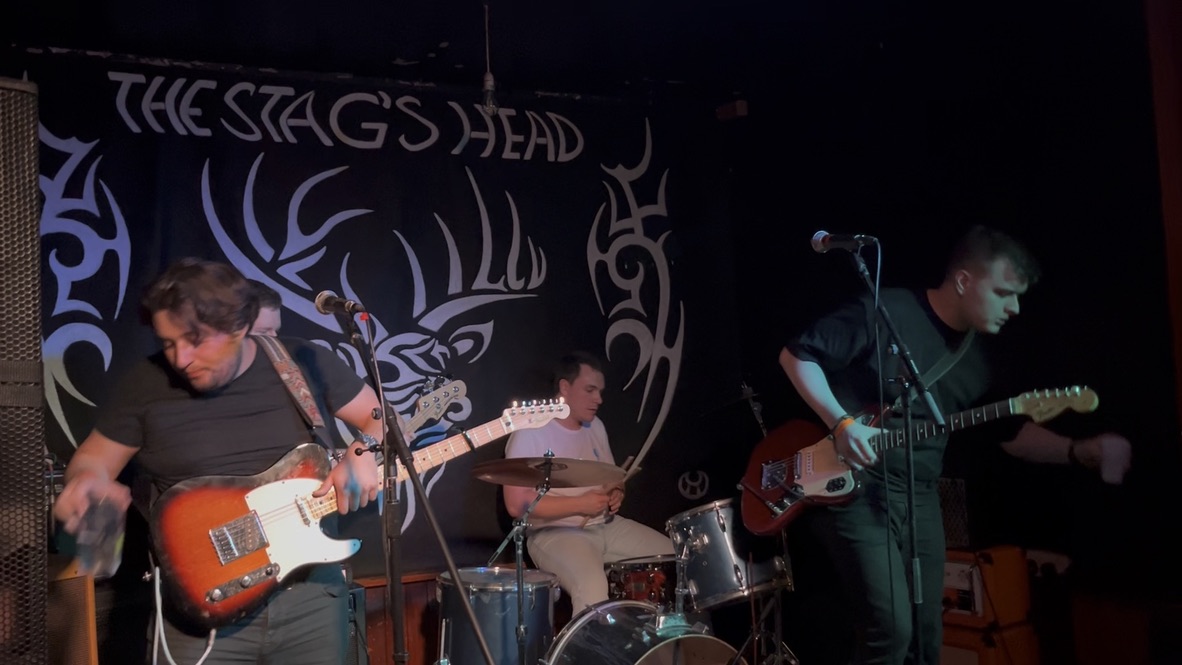 Guillaume avec son groupe — The Stag's Head